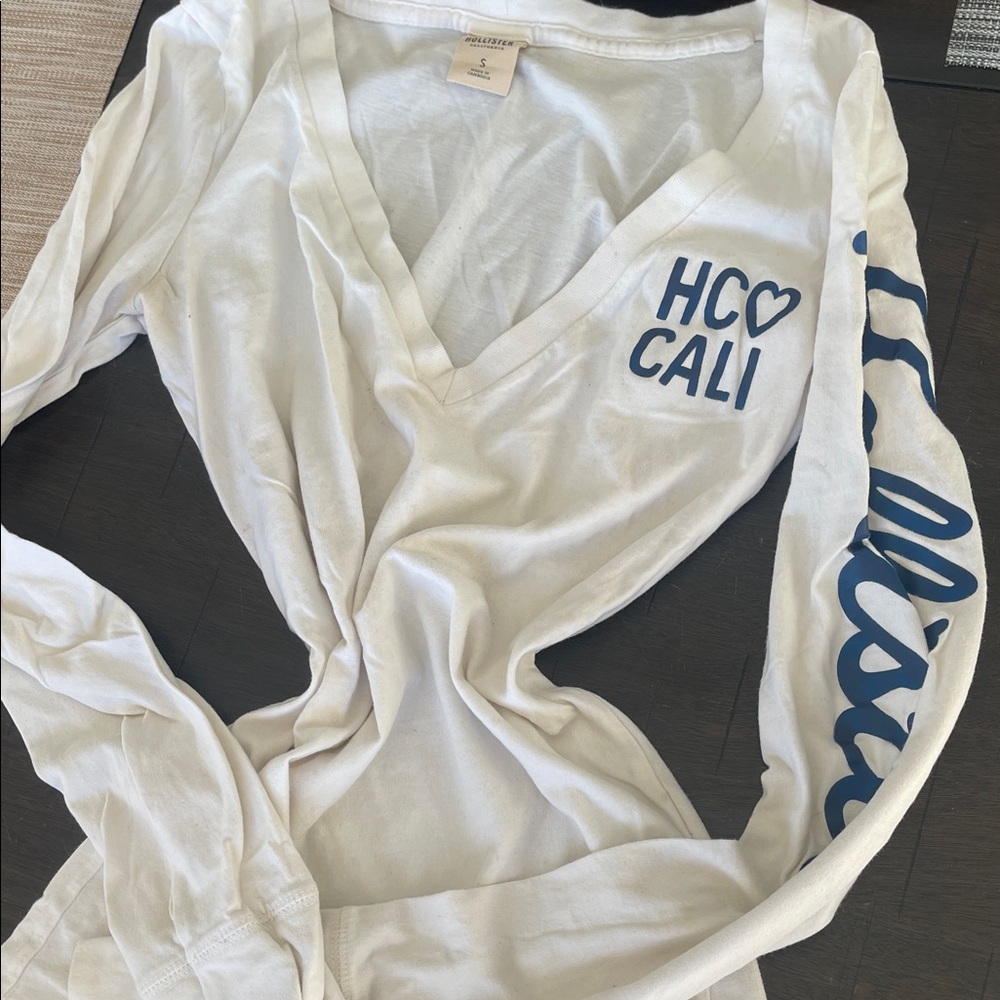 Hollister White V-Neck with Blue Graphics